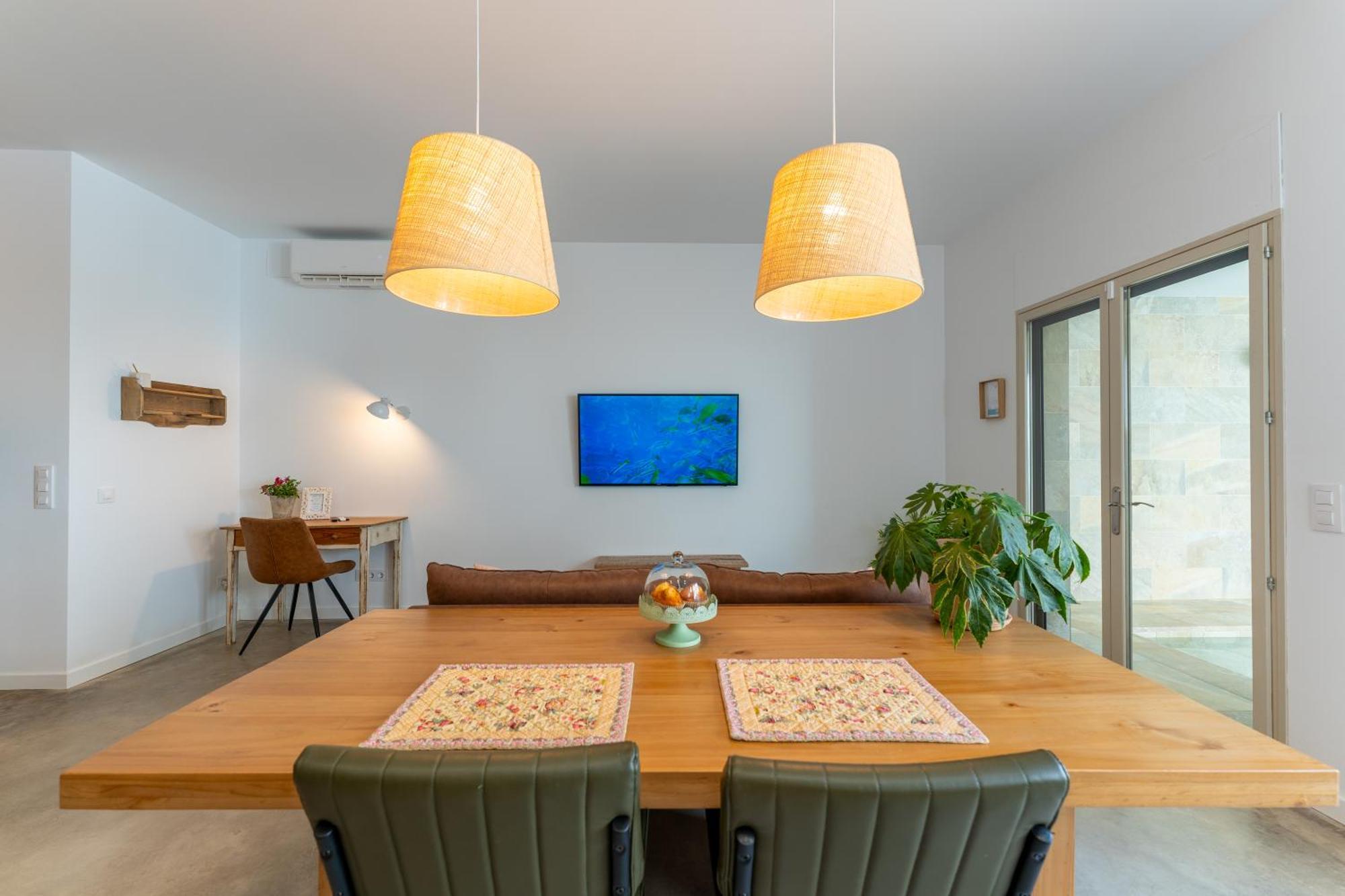 Loft Con Piscina Climatizada De Agua Salada Y Parking En El Centro De Figueres Apartment Figueres  Exterior photo